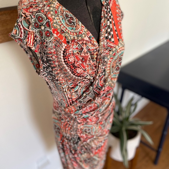 Multi-colored pattern dress in size 4 - Picture 3 of 5